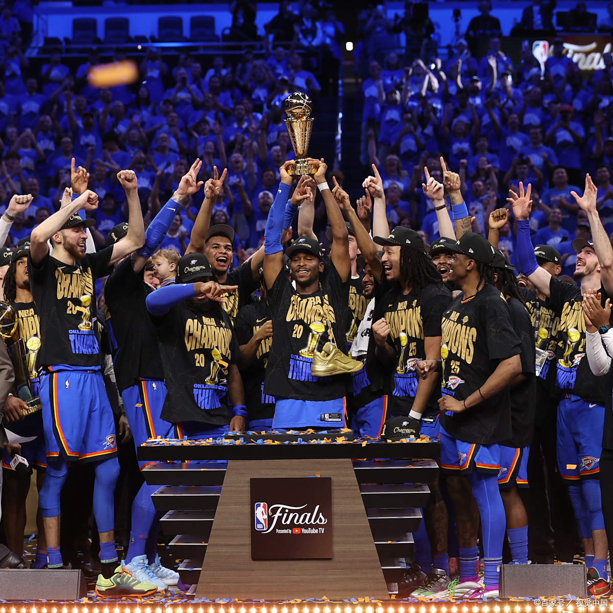 球队获得一次宝贵的胜利后士气高昂