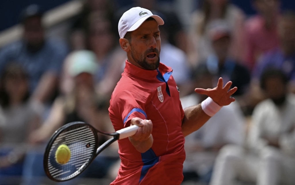 英国网球队鏖战欧洲网球队，德约科维奇三分雨点燃全场