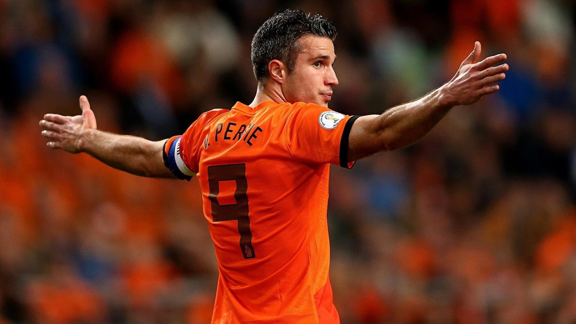 阿圭罗闪耀之夜，拜仁轻取巴黎背后的战术与意志