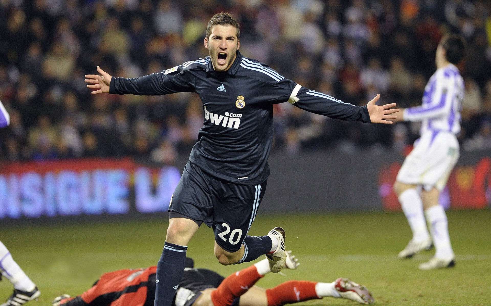 2026世界杯之夜,本泽马数据全面爆炸,一场改写历史的个人英雄主义史诗